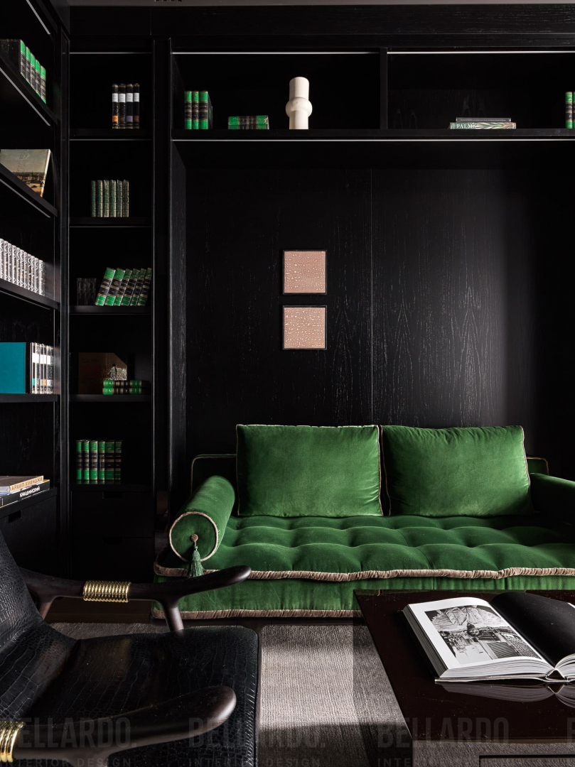 Монохромный портал в клубном доме