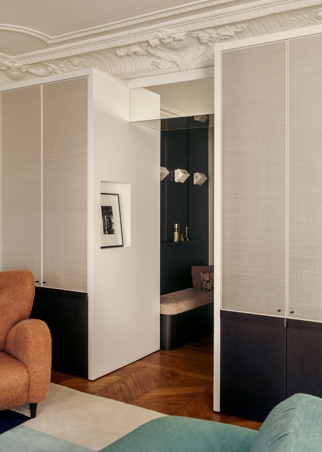 Интеллигентный, тёплый, тактильный