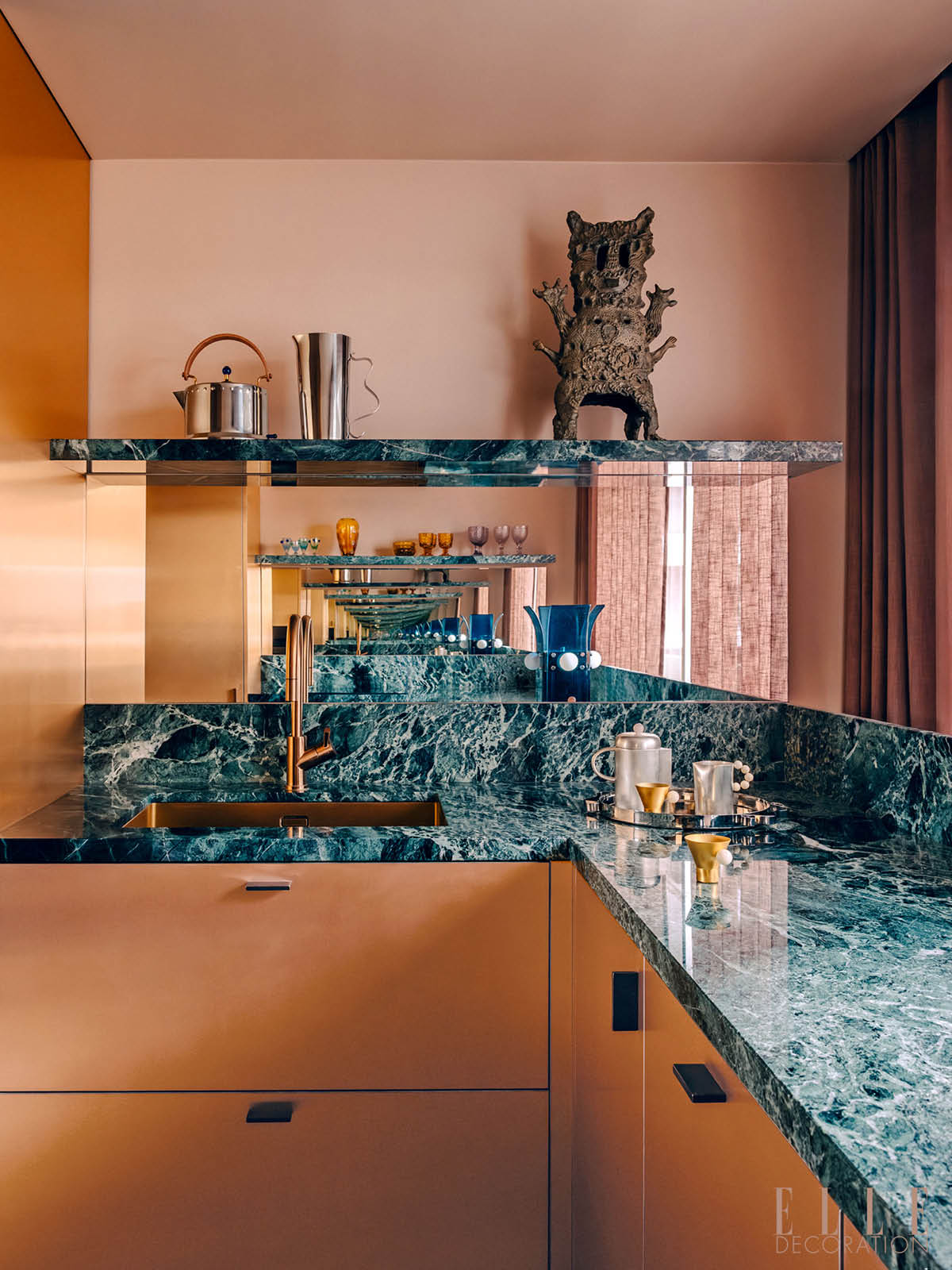 Тепло скульптурных линий