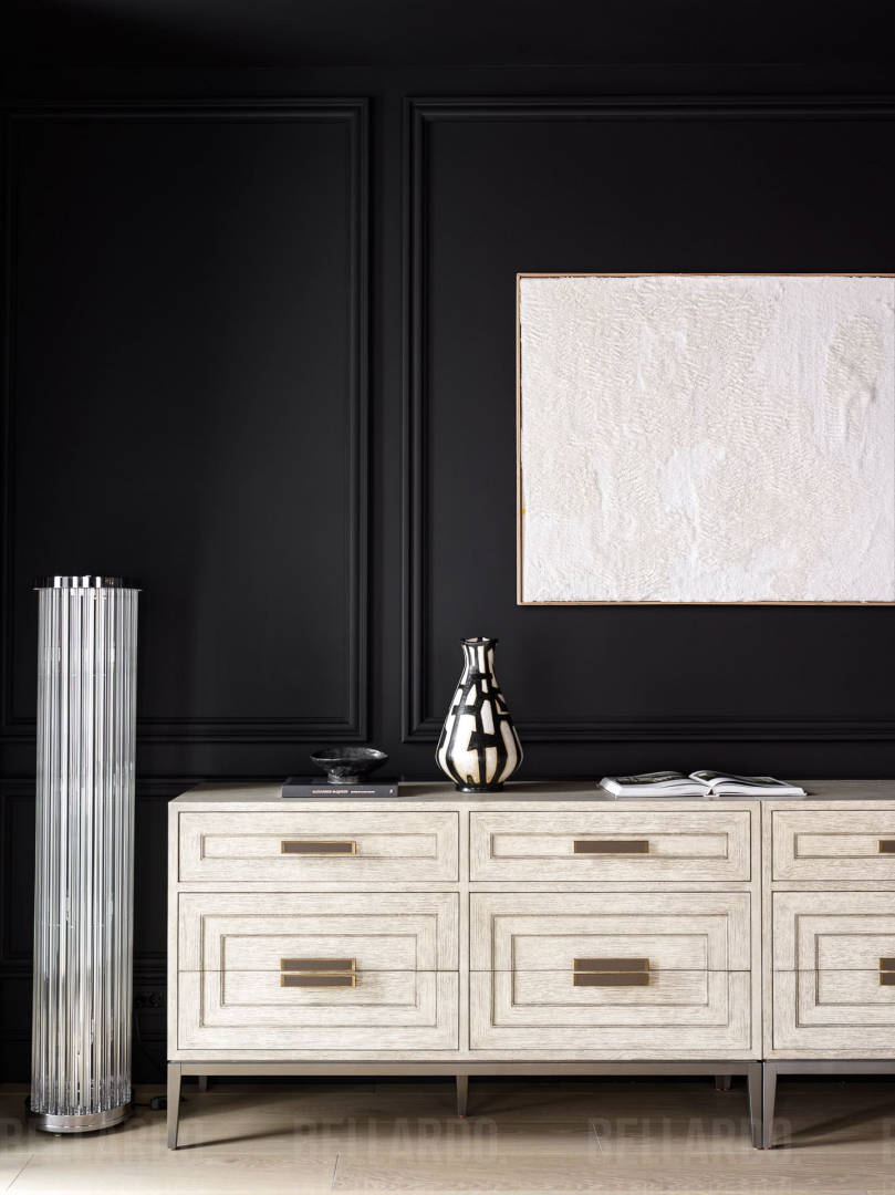 Монохромный портал в клубном доме