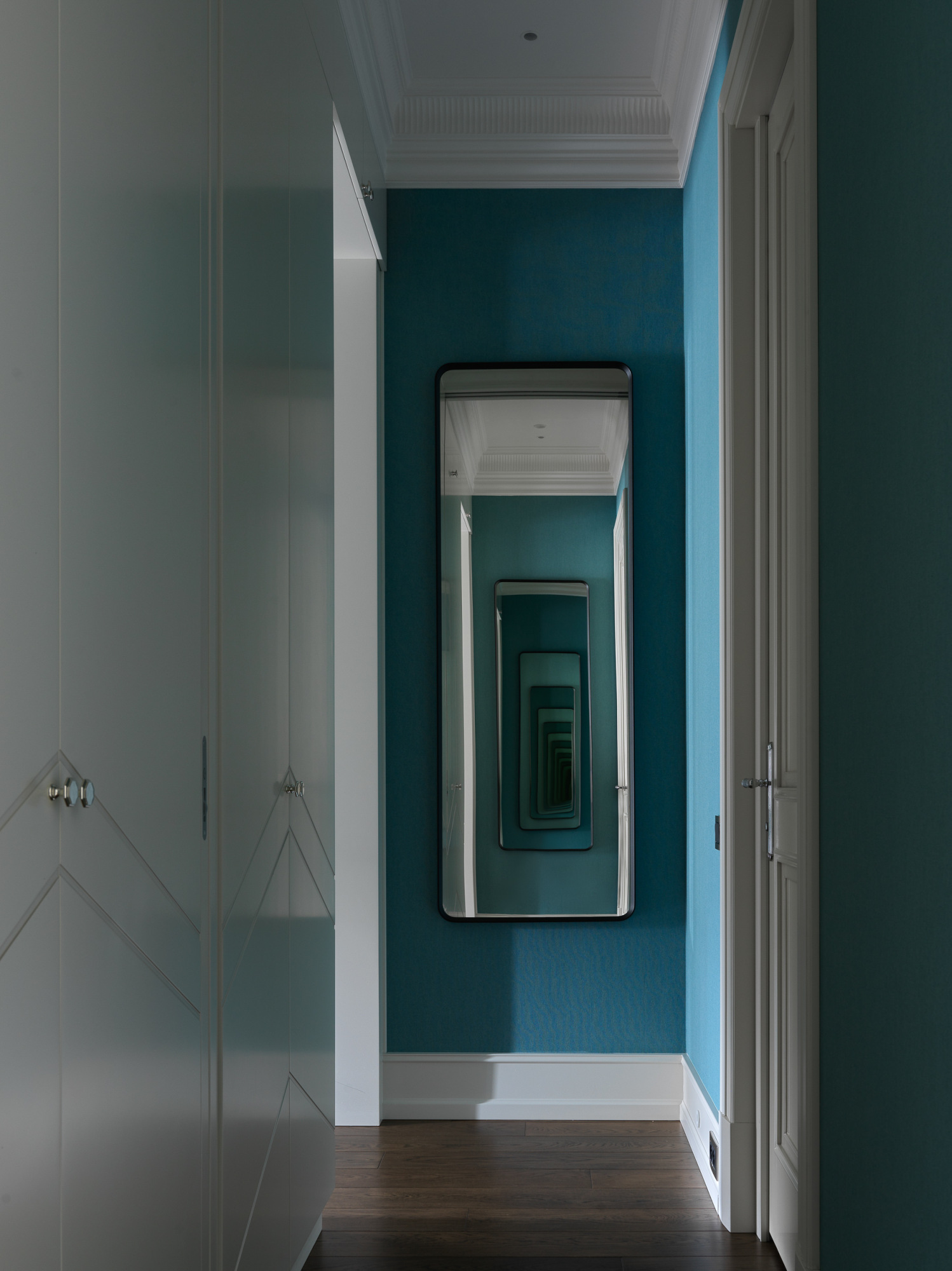 Спокойный интерьер с перчинкой